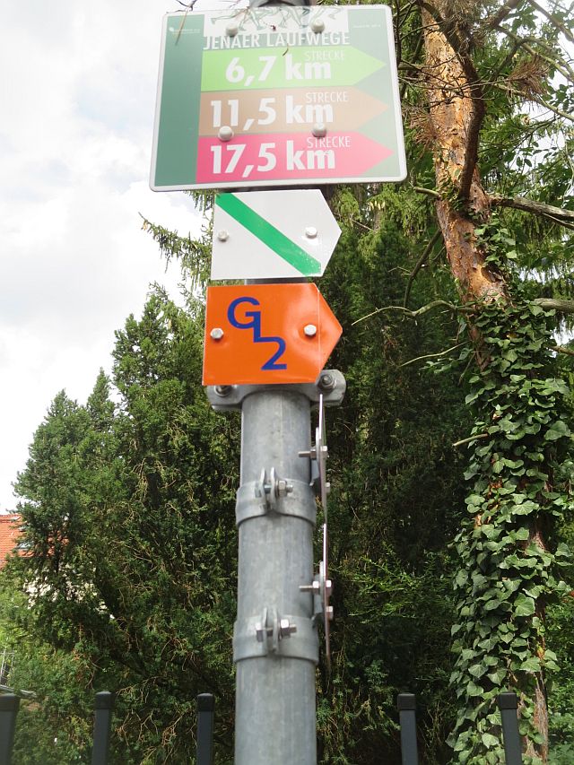 Neue GL 2 Symbole in beide Richtungen in der Kernbergstraße!